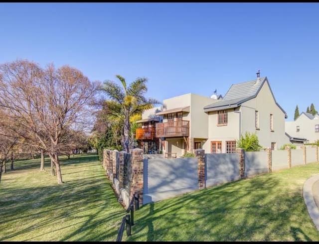 3 BEDROOM TOWNHOUSE FOR SALE IN BLUE GILL